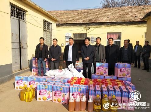 新春送祝福 山東省沂南縣政協攜手愛心企業到聯營村走訪慰問貧困戶
