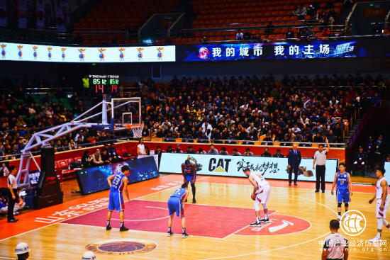 CBA山東力克天津豪取三連勝 挖掘機球場亮相濟南