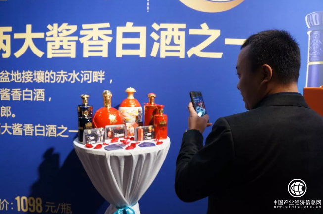 郎酒敬畏自然崇尚科學 匠心釀造醬香好酒