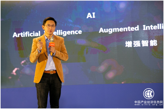 AI老師與人類老師各司其職 vipJr雙師模式 好奇心喚醒教育 激發孩子探索未來的愿望，讓教育更有效