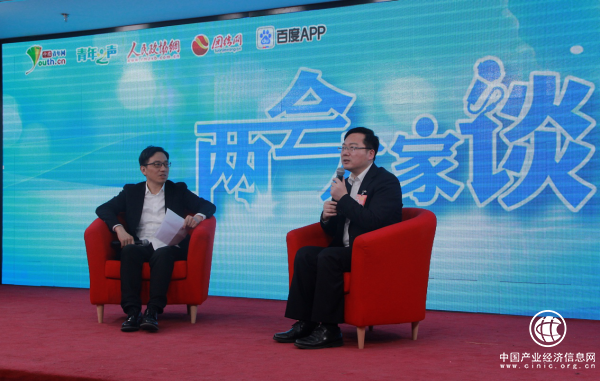 定位實戰專家顧均輝對話全國政協委員張云勇 探討我國數學及5G發展