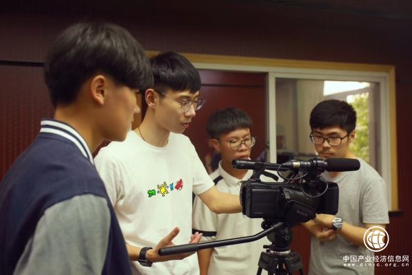 “以愛之名，圓夢傳媒”希驥藝術2019公益助學愛心活動的緣起與未來