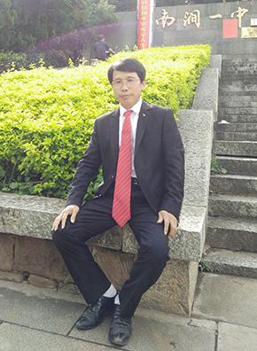 青蔥歲月 與詩歌同行——當代詩人蔡毅
