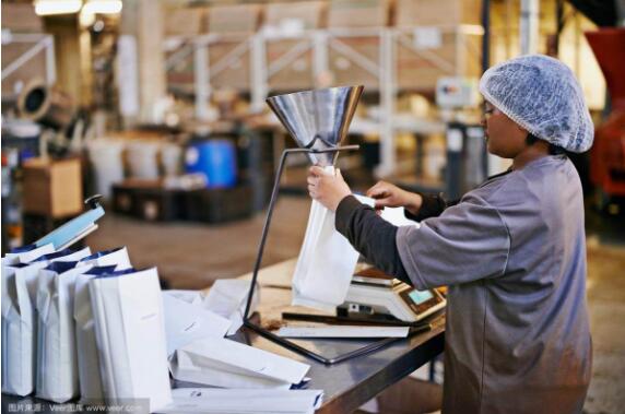 非洲經濟：在修復中分化 在轉型中蓄能