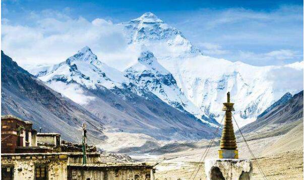 珠峰進入旅游旺季 游客最遠只可抵絨布寺區域