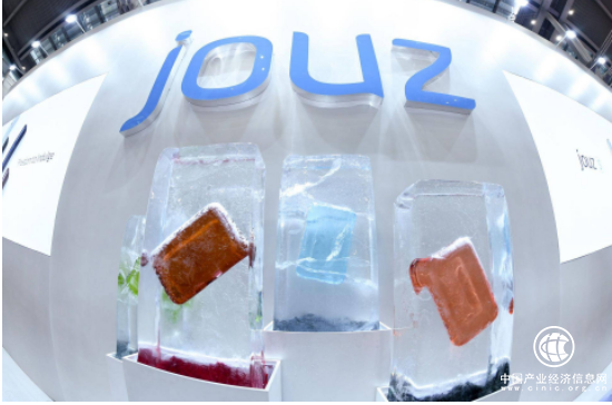 國際電子煙展深圳啟幕 全球首款翻蓋設計jouz S成為焦點