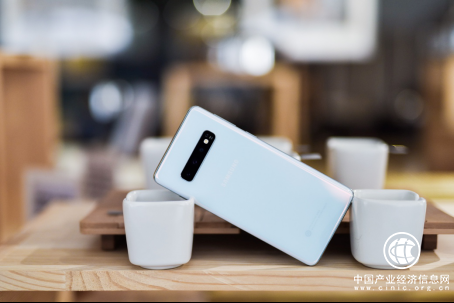 三星Galaxy S10系列 設計語言獨樹一幟獲好評