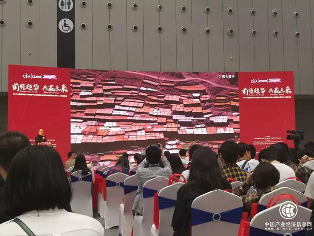 道格拉斯閃耀佛山兩展，憑“國際力”贏得人氣與大獎