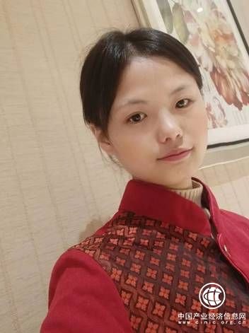 艾尼斯超級青年馮玉玲：從工廠流水線到時尚T臺的逆襲