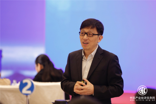 定位效果專家顧均輝：每4秒賣出1瓶，俞文清燕窩水為何能創造銷售奇跡？