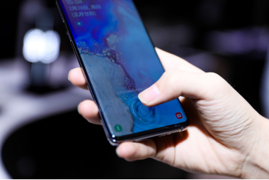 為什么說三星Galaxy S10屏下指紋識別比華為P30更好？