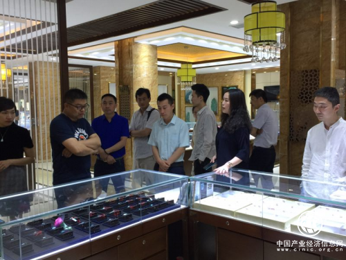 阿里巴巴總部考察團到訪華周壹蘭公司，考察“綠松石+電商”