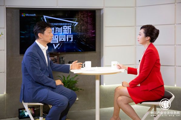 我愛我家董事長謝勇接受第一財經電視臺專訪 思辨企業數字化轉型