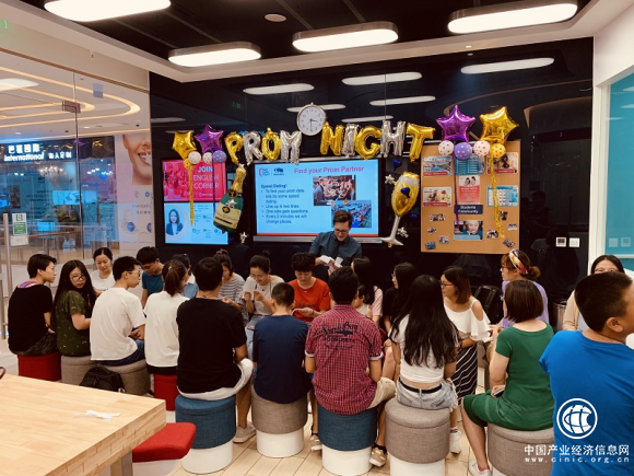 “重返校園”，華爾街英語天津學習中心舉辦Prom Night Party