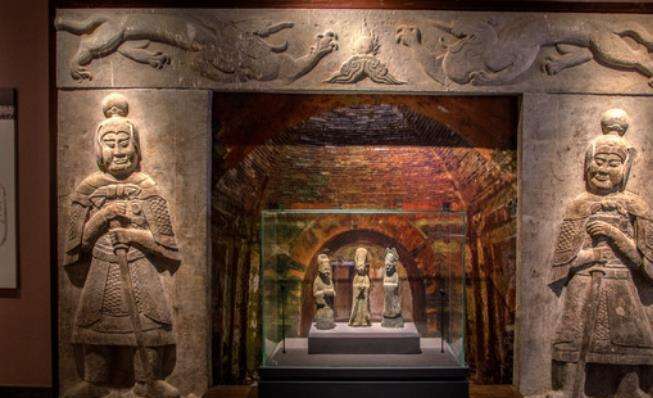 滿城漢墓：點一盞長信宮燈，看不盡金縷玉衣