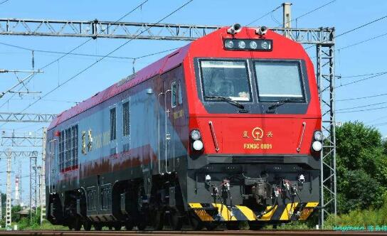 我國首臺4400馬力交流傳動貨運內燃機車下線