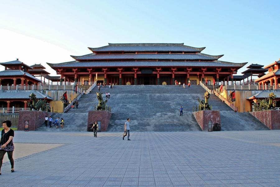橫店產業群上市公司落實新治理準則 經濟效益社會效益協同發展