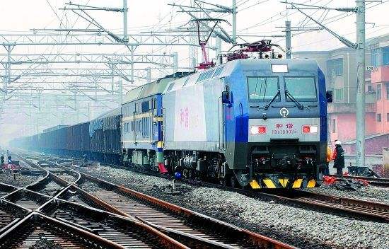 “鋼鐵動脈”為復工復產提供堅實保障