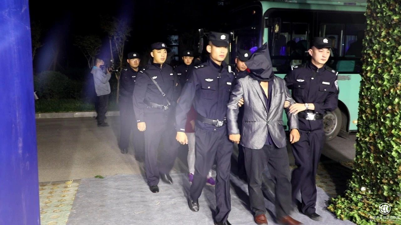 雷霆出擊！青島破刑事案三千起 打掉黑惡團伙29個