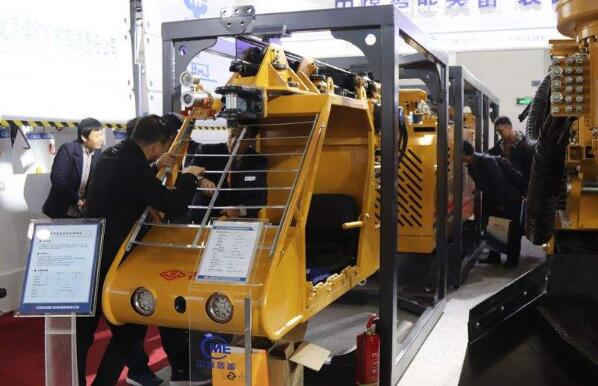 石煤機公司大功率單軌吊填補國內空白