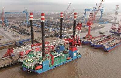 國內首艘1300噸自升自航式風電安裝船交付使用