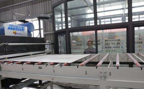 告別國外進口 我國首條3mm超薄巖板生產線在鄂投產