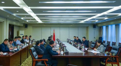 孟慶斌主持召開征求網民代表對市政府工作意見建議座談會