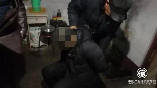 邪教殺手清除異教徒殺害兩人，逃亡十五載終被青島警方擒獲