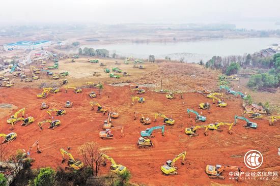 上千人除夕夜鏖戰武漢“火神山” 今天開始主體施工