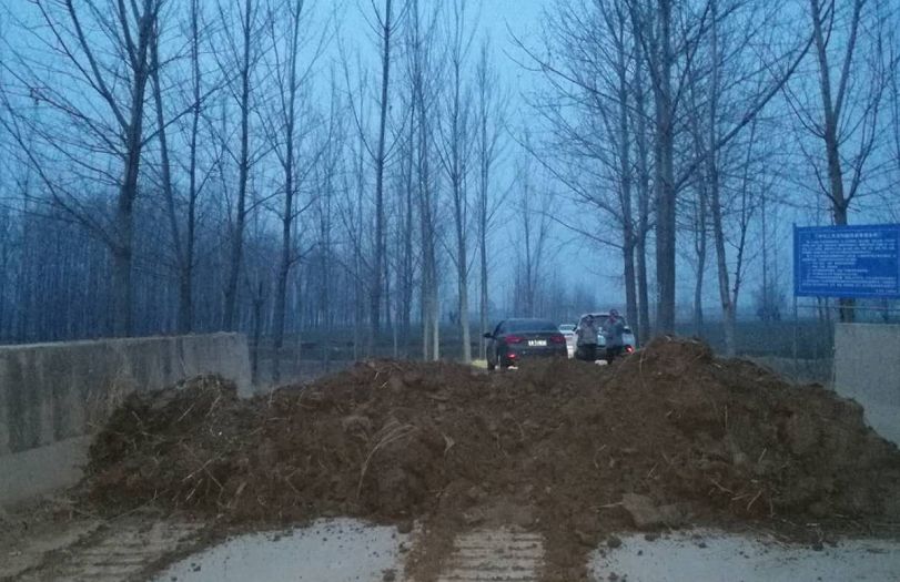 醫生遭遇返程難 抗疫“封路”如何避免一刀切？多部委已就此發聲