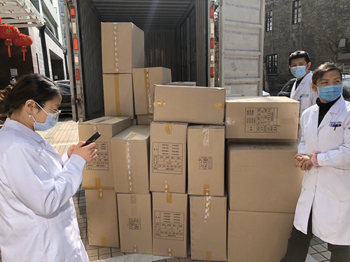 阿里“綠色通道”連夜出擊 為武漢協和醫院速遞30多萬件醫療物資