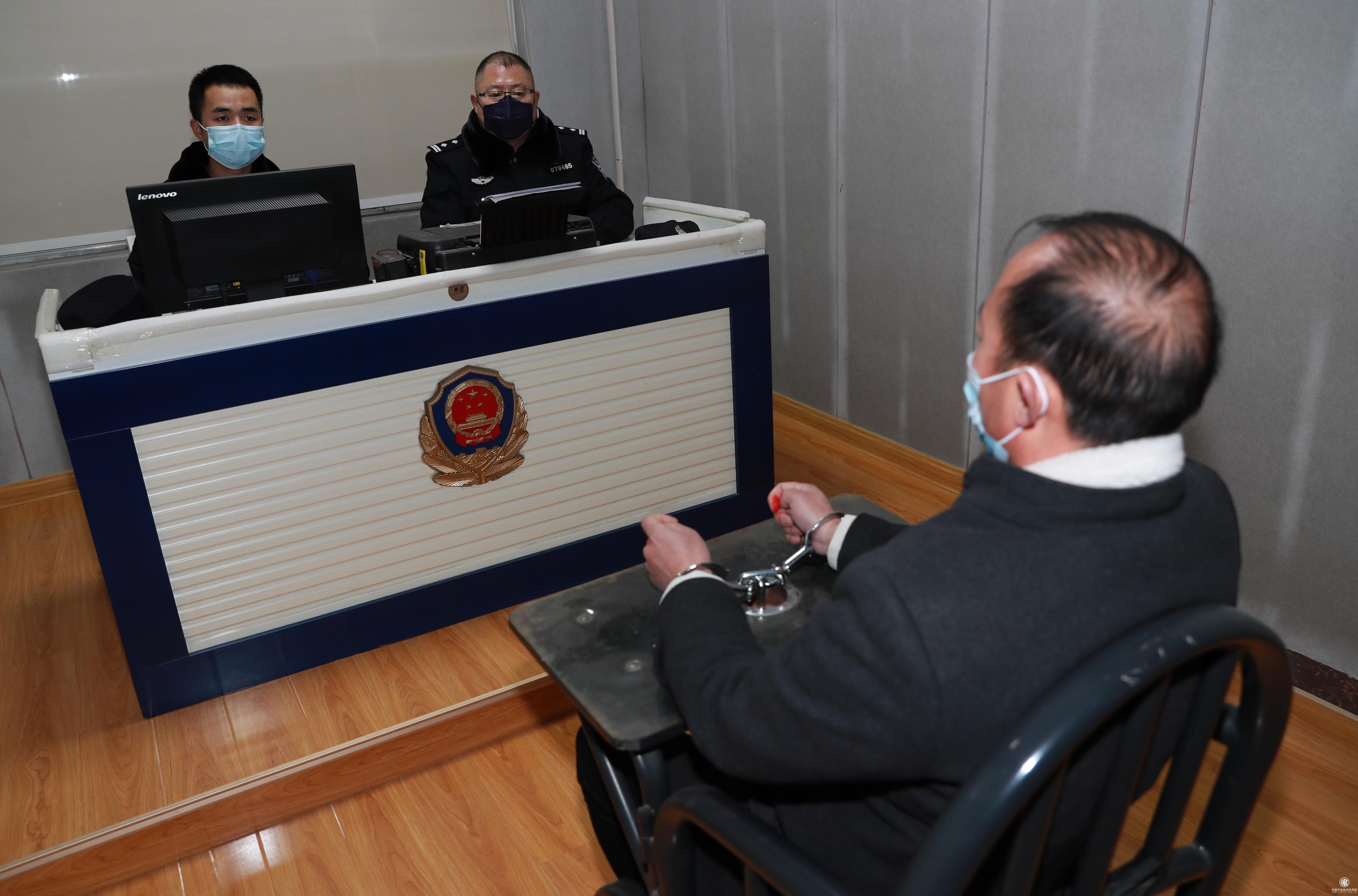 新型冠狀病毒靠眼神就傳播？一沾就死？真相是……