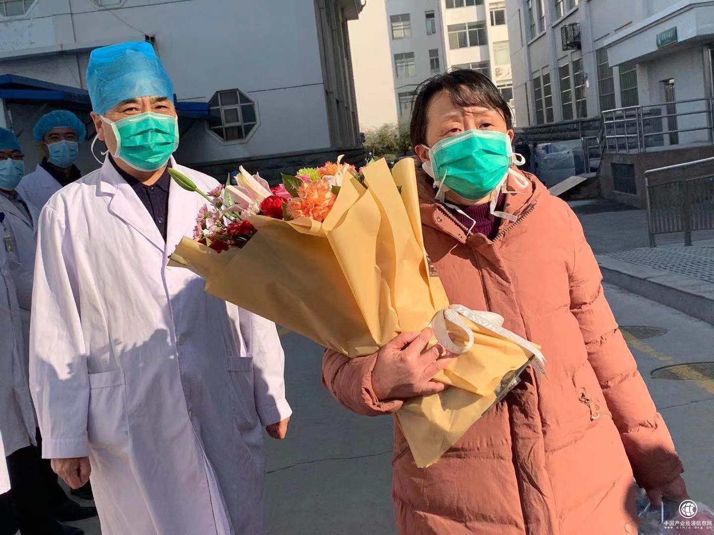 臨沂首例治愈患者出院后，含淚說了這些……