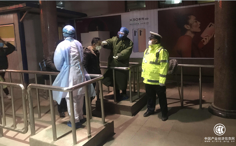 戰疫故事丨老城交警24小時晝夜不息，堅守臨沂的“大門”