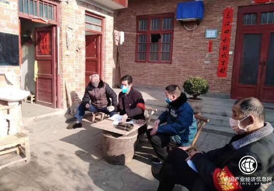 河南南召：人大代表沖在前 奮力戰“疫”第一線