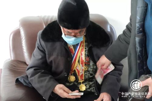 一顆紅心永向黨，耄耋不忘報黨恩——蘭陵縣磨山鎮建國前老黨員捐款助力疫情防控