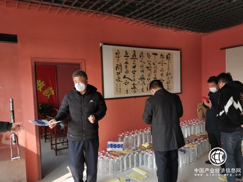1555斤！蘭陵警方查處一批“三無”酒精