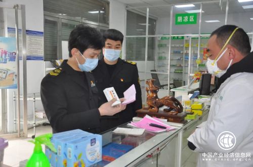 戰疫故事丨“醫護白”與“監管藍” 夫妻攜手一線戰“疫”