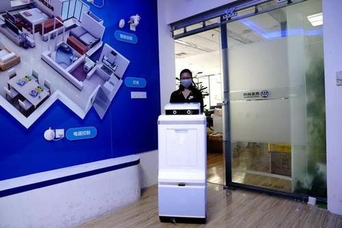 無人機喊話，機器人測體溫……期待更多“黑科技”加入戰“疫”