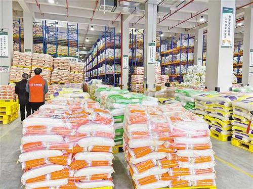 央地密集發布措施保障生活物資供應