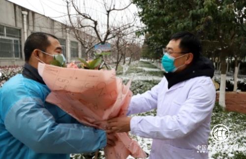 傅某某出院了！臨沂市人民醫院今日又有4名新冠肺炎患者治愈出院