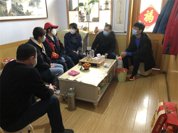 即墨區走訪慰問抗疫一線戰士家庭