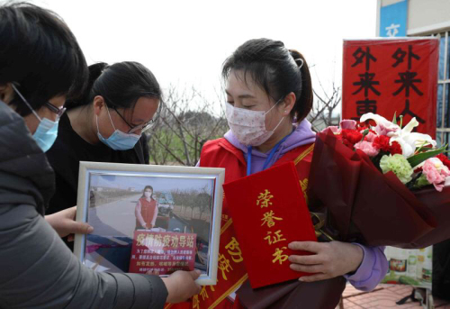 沂南縣大莊鎮：婦女節頒發“最美工作照”