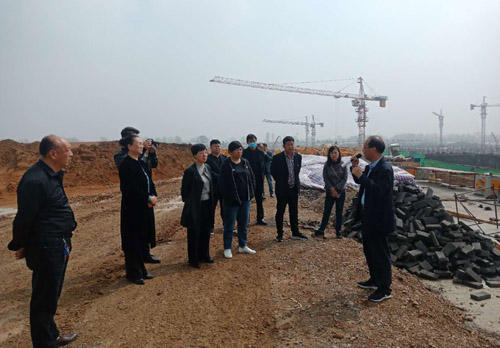 河南省南召縣小店鄉：牧原考察擴思路，拓寬脫貧致富路