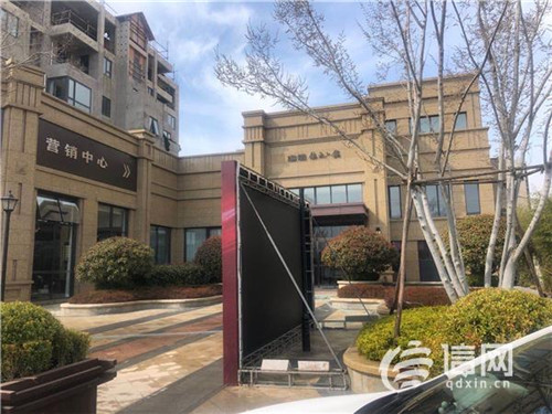 大理石板從天而降 海信依云小鎮業主：不是第一次了