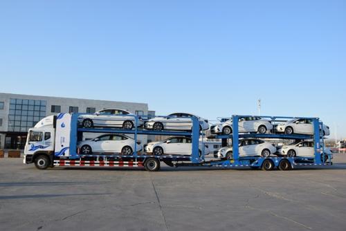 大連自貿片區研發生產出世界首款燃料電池重型轎車運輸車