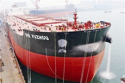 青島北船重工又一艘32.5萬噸礦砂船“云交付”