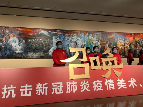 百余位“逆行天使”現身《召喚》抗疫主題展