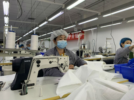 探秘國內首款可重復使用醫用防護服