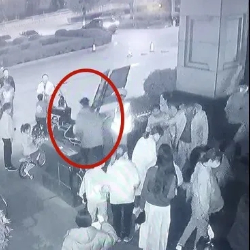生死瞬間！幼兒異物卡喉窒息 鄰居醫生救人不留名